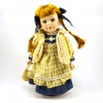 Порцеланова кукла момиче с плитки
