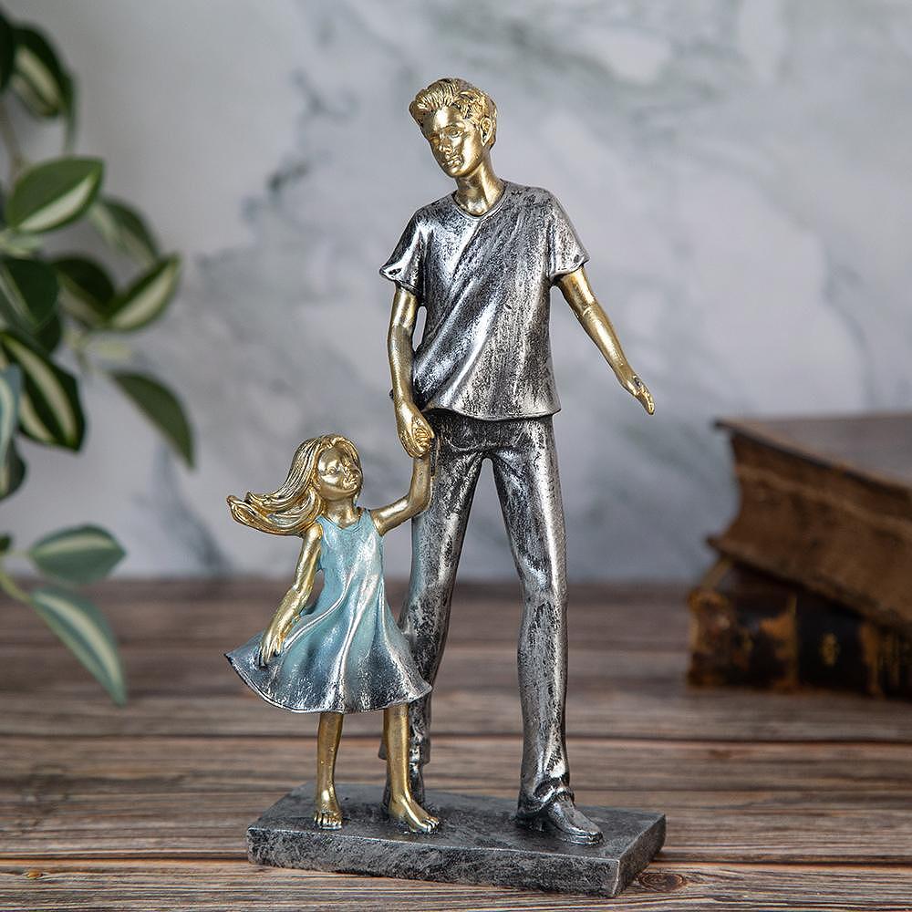 Декоративна статуетка - Баща и дъщеря