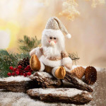 Коледна декорация - Дядо Коледа в златно